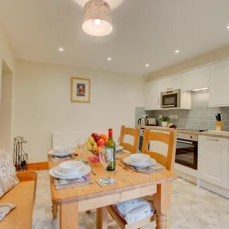 Vakantiehuis 2 Bed In Oc-gl081 *